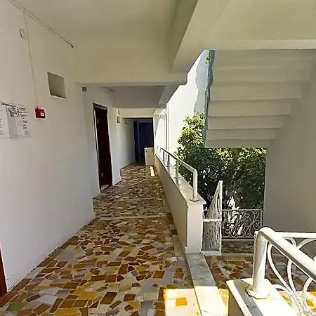 Hotel Tropicana 2*