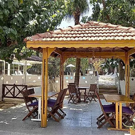 Tropicana Hotel 2*